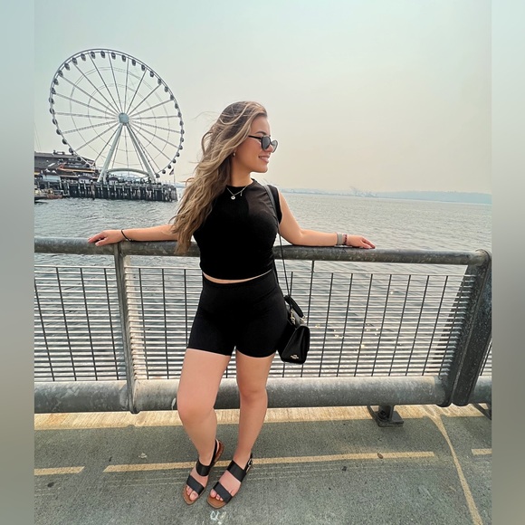 Meet your Posher, Rachel - Picture 2 of 3